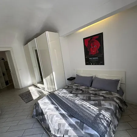 Vintage Rondo Quadrilatero Apartment *